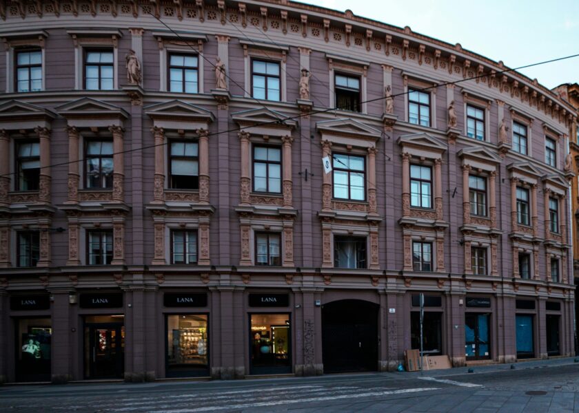 pexels-damir-27400106